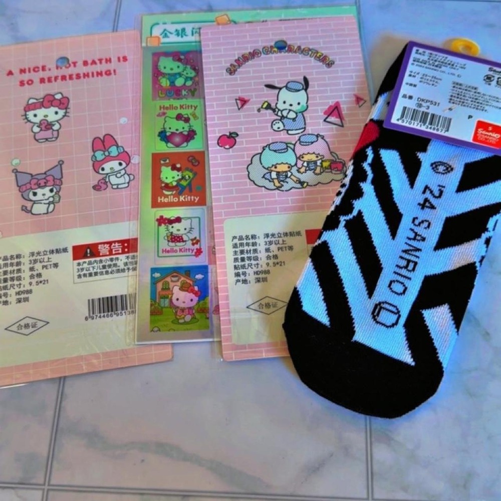 4-Piece grunge Sanrio Hello Kitty Socks & Holographic Stickers Bundle NWT - Picture 8 of 8